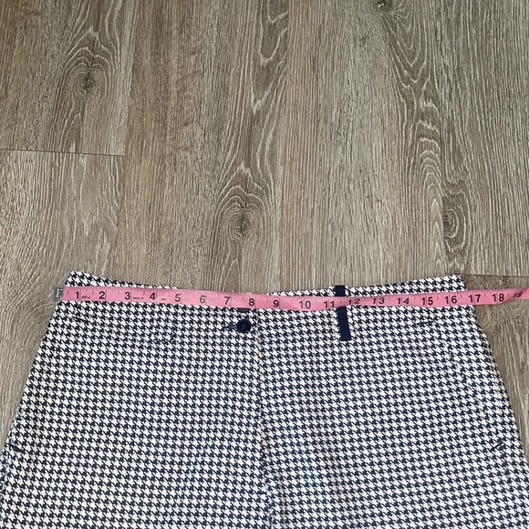 Nike Fit Dry Golf Houndstooth High Rise Shorts Women size 10 black white Bermuda - Picture 4 of 9
